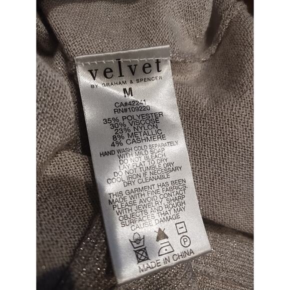 Graham Spencer Silver Lightweight tunic V-Neck sweater metallic Art Deco Holiday - Picture 8 of 8